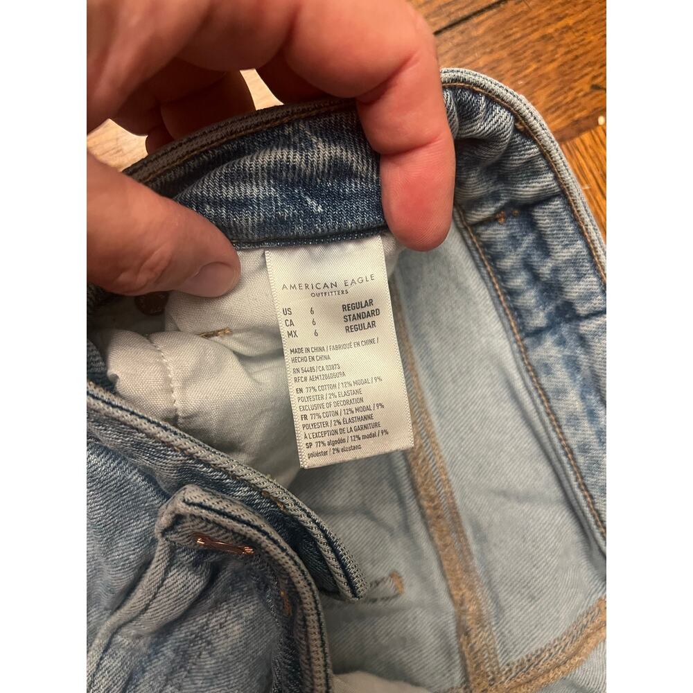 American Eagle Size 6 Stretch Distressed Jeans - Picture 8 of 10